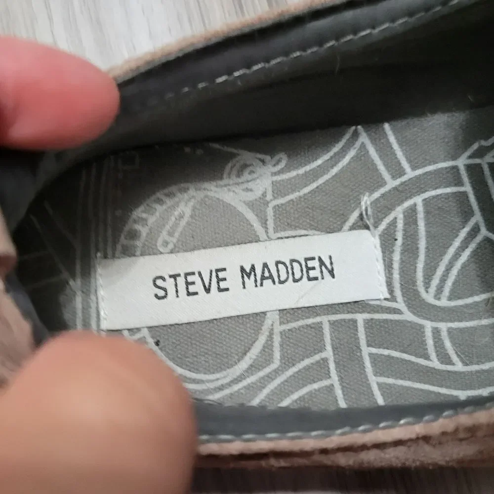 Steve madden slip on shoes